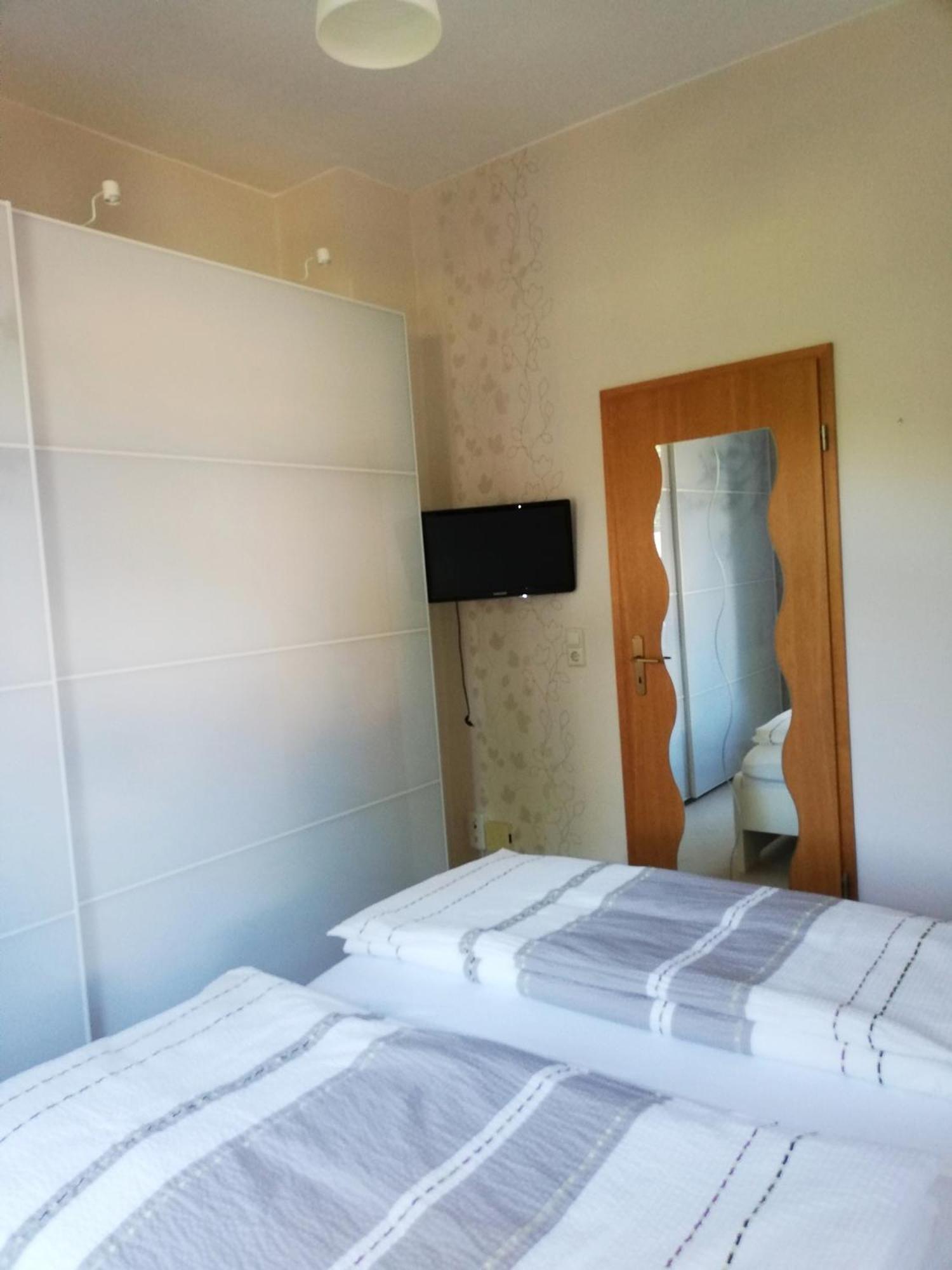 Ferienwohnung Und Pension "Zur Aue" Konigsbruck Luaran gambar